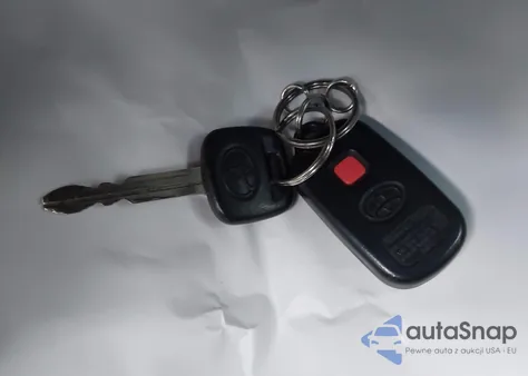 2005 Toyota Camry Le z USA, uszkodzony, nr VIN 4T1BE30K25U049001